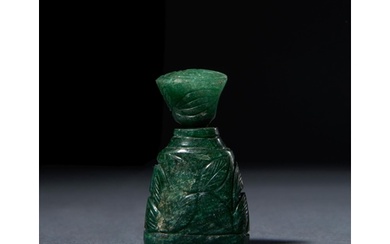 A CARVED EMERALD LIDDED SNUFF BOTTLE, MUGHAL, INDIA, 19TH CE...