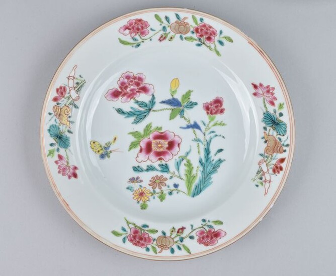 A Chinese famille rose plate decorated with flowers and conches - Porcelain - China - Yongzheng (1723-1735)