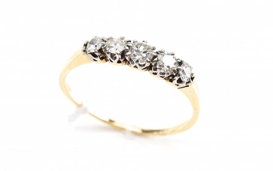 A FIVE STONE DIAMOND HALF HOOP RING TOTALLING APPROXIMATELY 0.35CTS, RING SIZE R, 2.3GMS