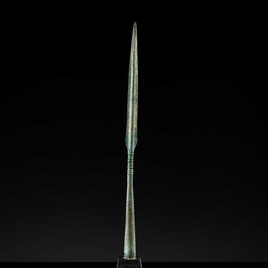 A LURISTAN BRONZE SPEARHEAD, LATE 2ND TO EARLY 1ST MILLENNIUM BC