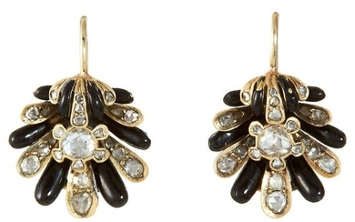 A PAIR OF ANTIQUE DIAMOND AND ENAMEL EARRINGS in
