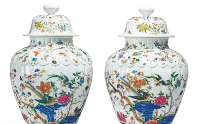 A PAIR OF CHINESE FAMILLE-ROSE VASES AND COVERS, LATE 19TH/EARLY 20TH CENTURY