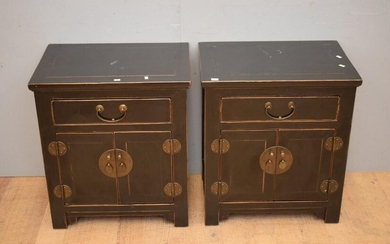 A PAIR OF EBONISED CHINESE CABINETS (H66 X W59 X 41 CM) (LEONARD JOEL DELIVERY SIZE: MEDIUM)