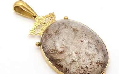 A cased Victorian rock crystal pendant