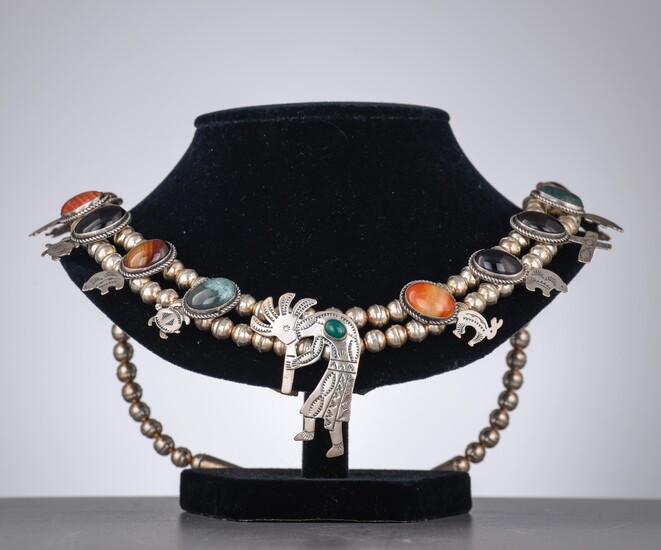 A silver necklace decorated with semi-precious stones, Santa Fe sterling, total weight: 95 g