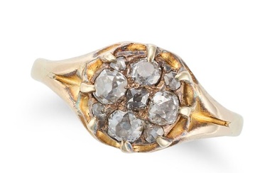 AN ANTIQUE DIAMOND CLUSTER RING in yellow gold, set with a cluster of old cut diamonds, no assay