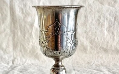 An antique kiddish goblet - grapes motive - .800 silver - master silversmith - Germany - Early 19th century
