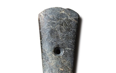 An archaic green and grey jade blade Probably neolithic periode | 或為新石器時代 玉鉞