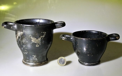 Ancient Greek, Hellenistic Ceramic Lot of 2 black-faced skyphoi - 11×10×16 cm - (2)