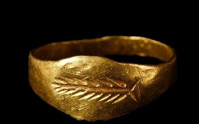 Ancient Greek, Hellenistic Gold Ring with Intaglio