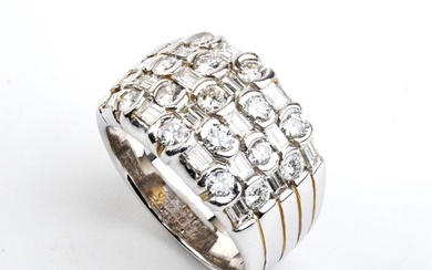 Anello in oro e diamanti in oro bianco 18k, modellato...