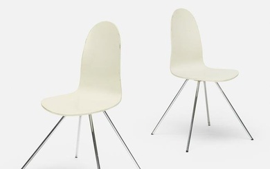 Arne Jacobsen, Tongue chairs model 3106, pair