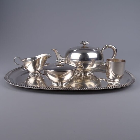 Art Deco Silver Tea Set with Tray. - .835 silver - WILKENS & SÖHNE - Germany - First half 20th century