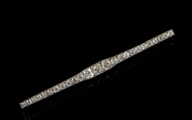 BARRETTE in platinum and 18K yellow gold holding a succession...