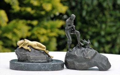 Bronze treasure hunter statue after the idea of Bergman, very finely detailed, 3 parts - bronze marble