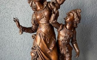 Charles Anfrie (1833 - 1905) - Sculpture, elegant lady with a youngster - Spelter, Wood - Second half 19th century