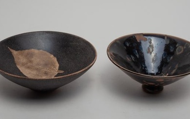 Chinese Export Porcelain Tea Bowls