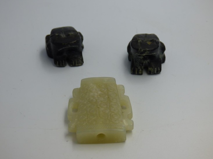 Chinese carved jade plaque, & 2 hardstone carvings of frogs