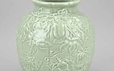 Chinese celadon vase, H 25 cm.