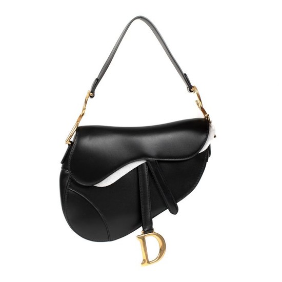 Christian Dior - Saddle en cuir noir et bijouterie dorée, Etat neuf Handbag