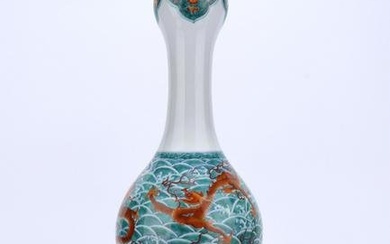 Doucai sea water dragon pattern garlic bottle