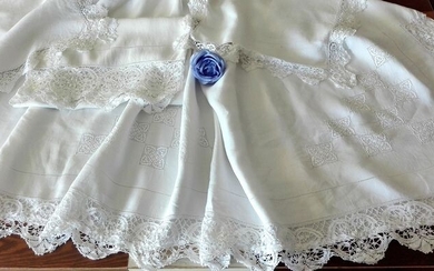 Fabulous relic - Set for double bed in pure linen with rich bobbin lace and filet (4) - Linen - First half 20th century