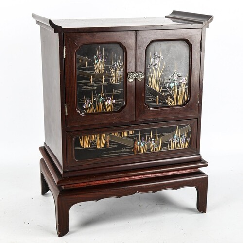 Fine quality Japanese lacquered kodansu table cabinet on sta...