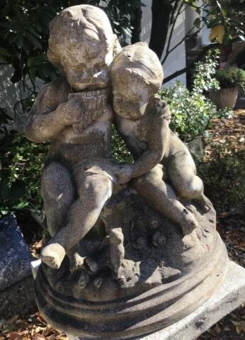 Garden of Outdoor Figural Statue of Two Cherubs