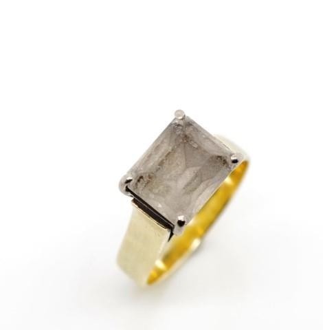 Gemstone and 9ct yellow gold cocktail ring tests as white to...