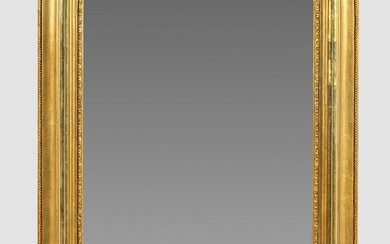Grand miroir mural Belle Epoque Stuc, serti et doré. Cadre de miroir profilé, rectangulaire, avec...