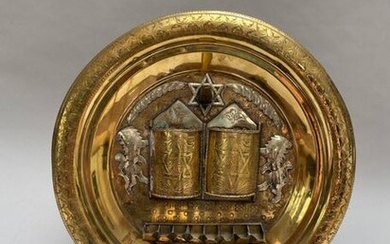 Hannukah in tray with golden door and lions decoration