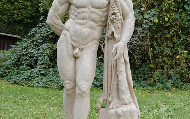 Hercule Farnèse comme grande sculpture de parc en travertin. Représentation en pied d'Hercule debout après...