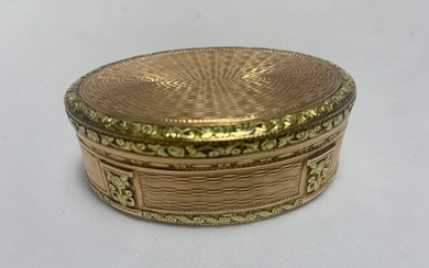 JOHANN HOLLAUER VON HOFENFELSEN (1790-1824) - Snuff box - Gold, 18k rose and yellow gold