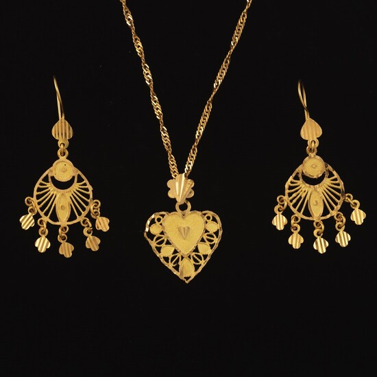 Ladies' High Carat Gold Heart Pendant on Chain and Pair of Earrings