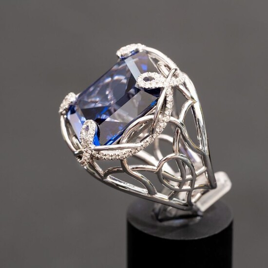 Large Sapphire Diamond Ring - 14 kt. White gold - Ring - 34.24 ct Sapphire - 0.64 carat Diamonds D VS