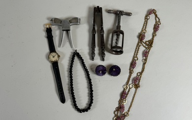 Lot comprenant : - bijoux fantaisie dont colliers, boucles d'oreille et montre. - deux tire-bouchons...