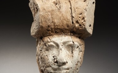 MASQUE FUNÉRAIRE EN BOIS Art égyptien, Basse Époque, 664-332 av. J.-C.Masque avec traces d'engobe.Haut.: 28...