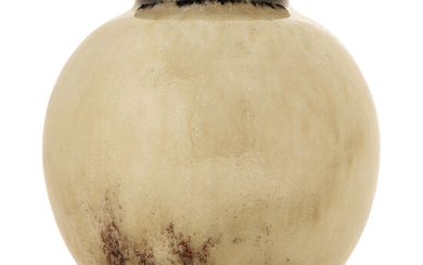 MILE DECOEUR (1876-1953) Vase sphrique en grs sur talon, mail...