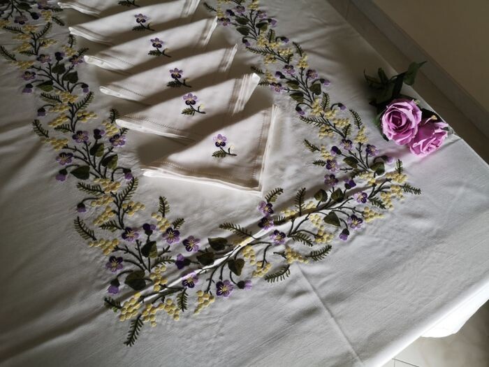 Mixed linen tablecloth with full stitch embroidery - Cotton, Linen - 20th century