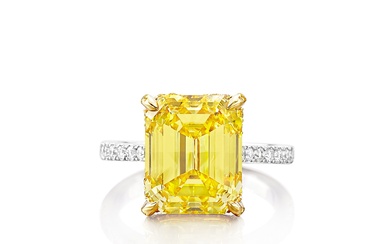 Mouawad Fancy Vivid Yellow Diamond and Diamond Ring | 慕婉 | 8.08克拉 艷彩黃色鑽石 配 鑽石 戒指
