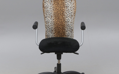OFFICE CHAIR.