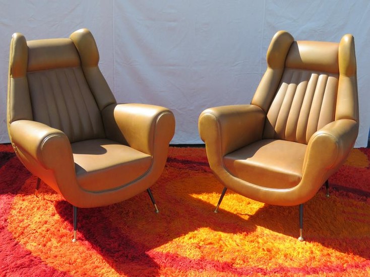 PAIR OF ITALIAN LEATHER LOUNGE CHAIRS