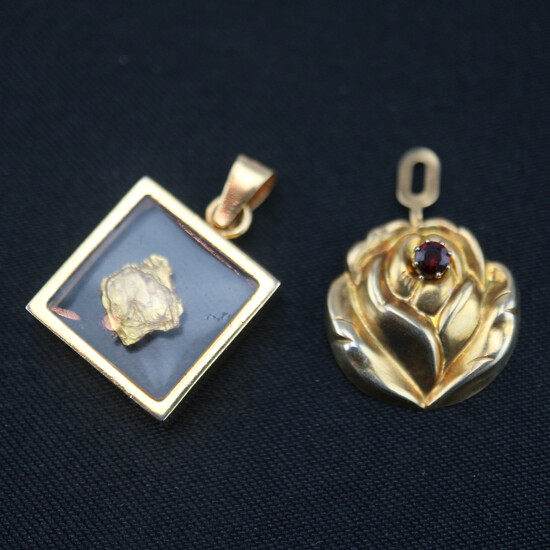 PENDANT LOT OF GOLD & 925 SILVER.