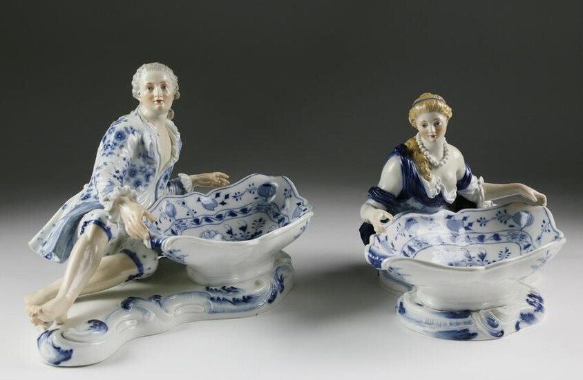 Pair of Meissen Porcelain Blue Onion Pattern Dishes