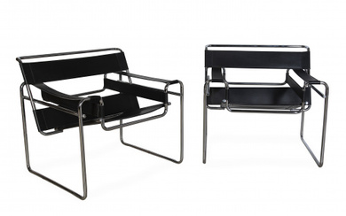Pareja de sillas Wassily o Modelo B3, según Marcel Breuer (1902-1981). Metal cromado y cuero negro. S. XX.
