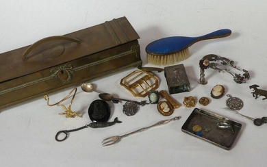 Pretty brass CASE and its contents of small WINDOW OBJECTS including brooches, bracelets and various