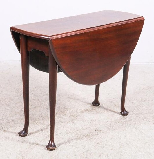 Queen Anne style mahogany drop leaf table