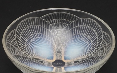 RENE LALIQUE GLASS BOWL - COQUILLES. A large opalescent and ...