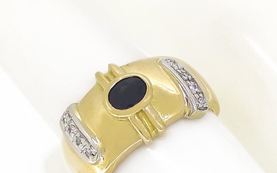 Ring - 18 kt. White gold, Yellow gold - 0.04 tw. Diamond - Sapphire