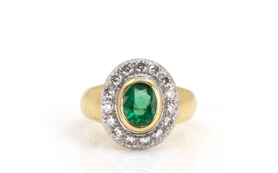 Ring mit Smaragd-Diamantbesatz